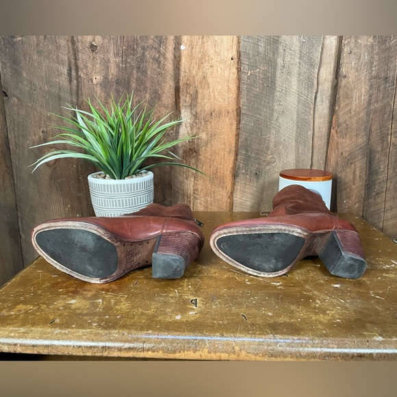 Frye Tessa Zip Short Womens Redwood Leather Ankle Bootie - Size 6 - with box - Picture 12 of 13